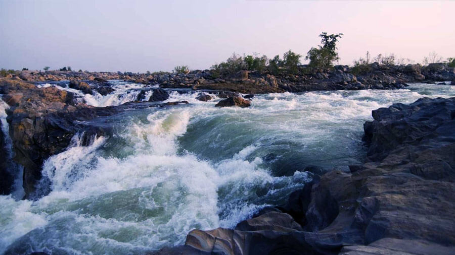 Mainpat Hill Station waterfall