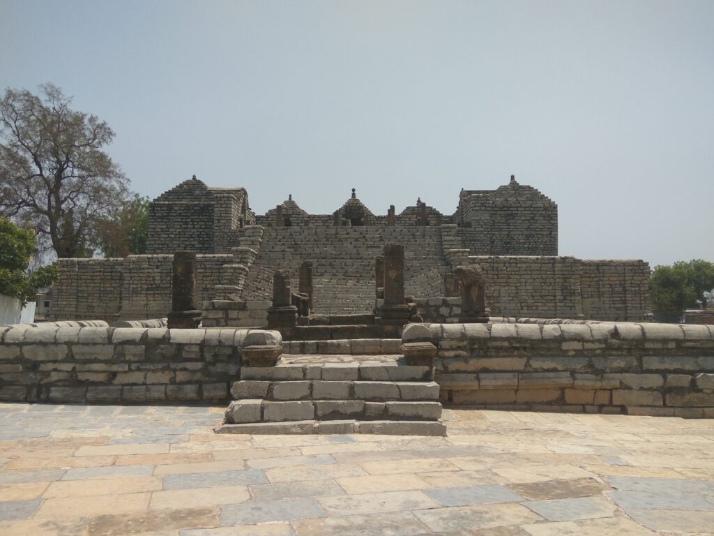 tMain enrance steps of Surang Tila Sirpur