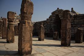 Earthquake resistant architecture of Surang Tila Sirpur